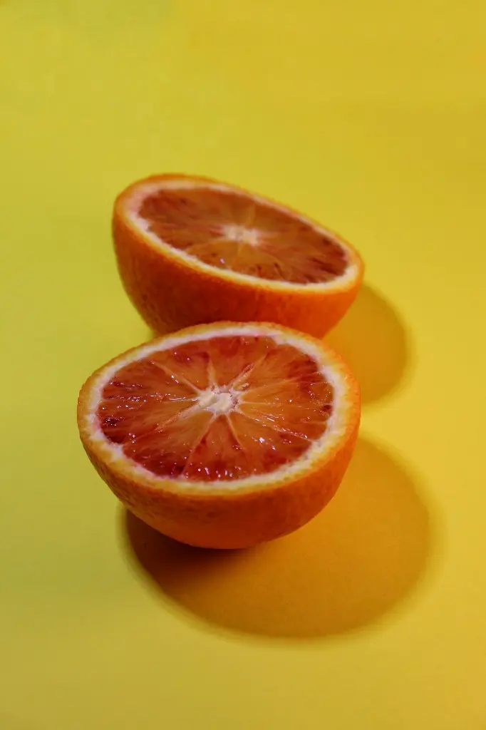 unsplash_RYiEjElKNF8_blood orange.webp